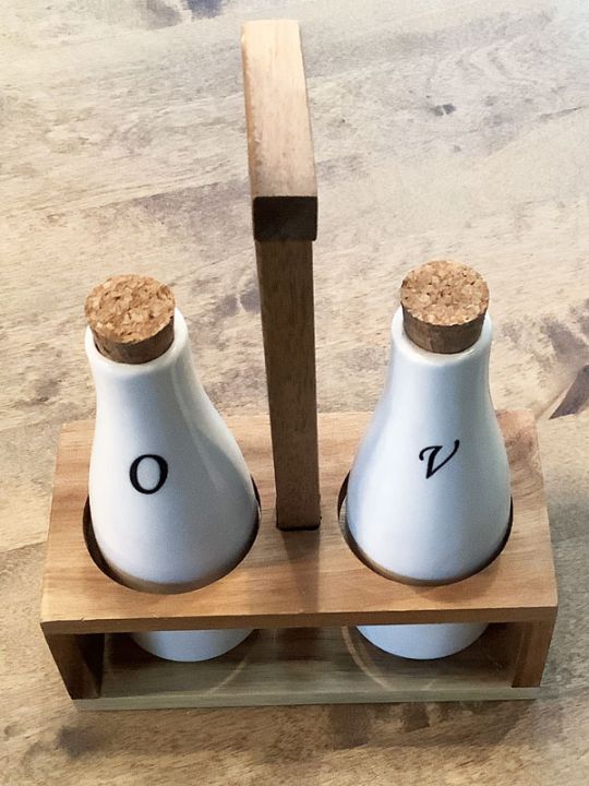 Holzständer mit Öl-und Essigflasche 